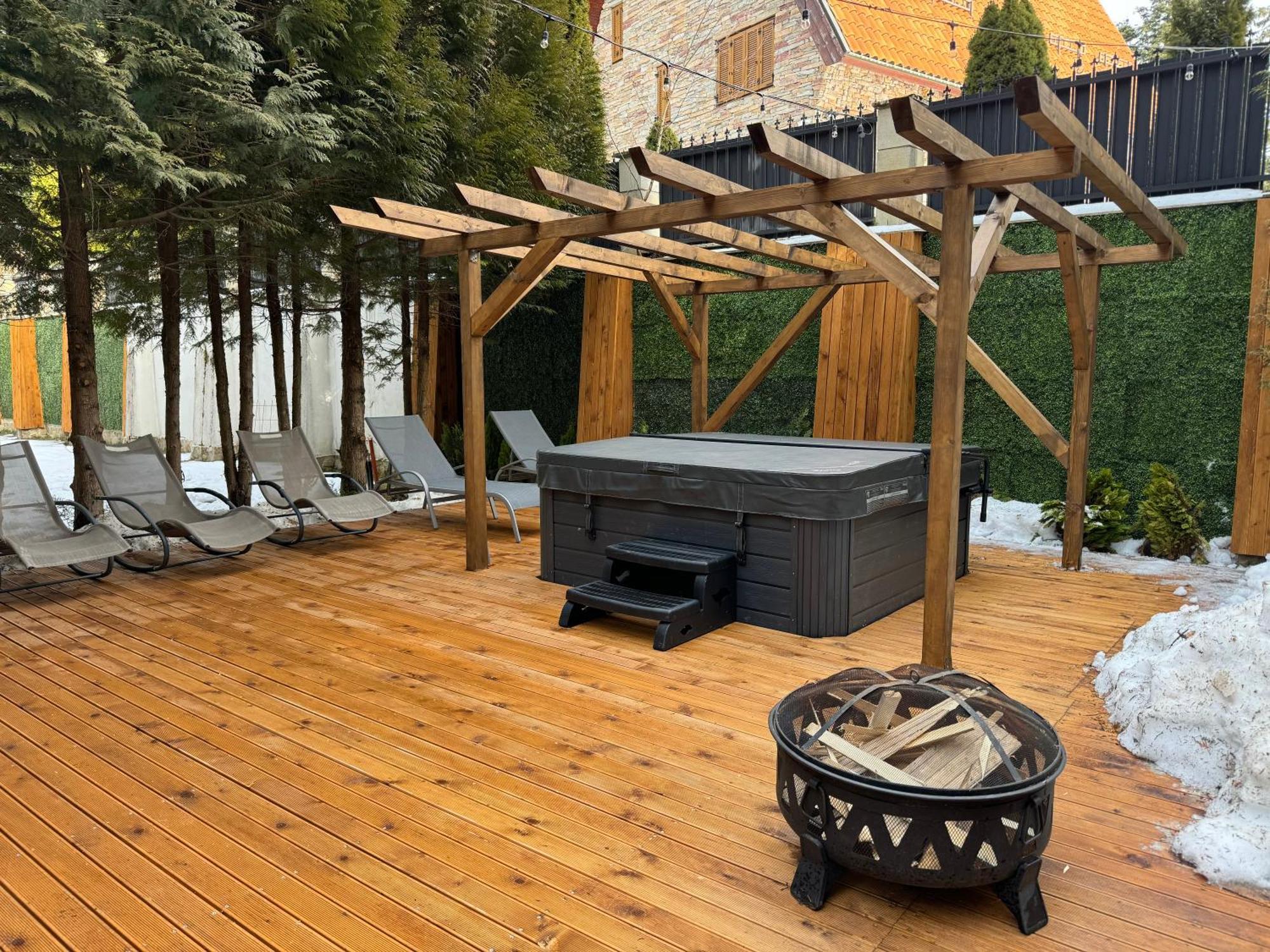 Villa Adis With Hot Pool & Jacuzzi By Bookvillabg بوروفتس المظهر الخارجي الصورة