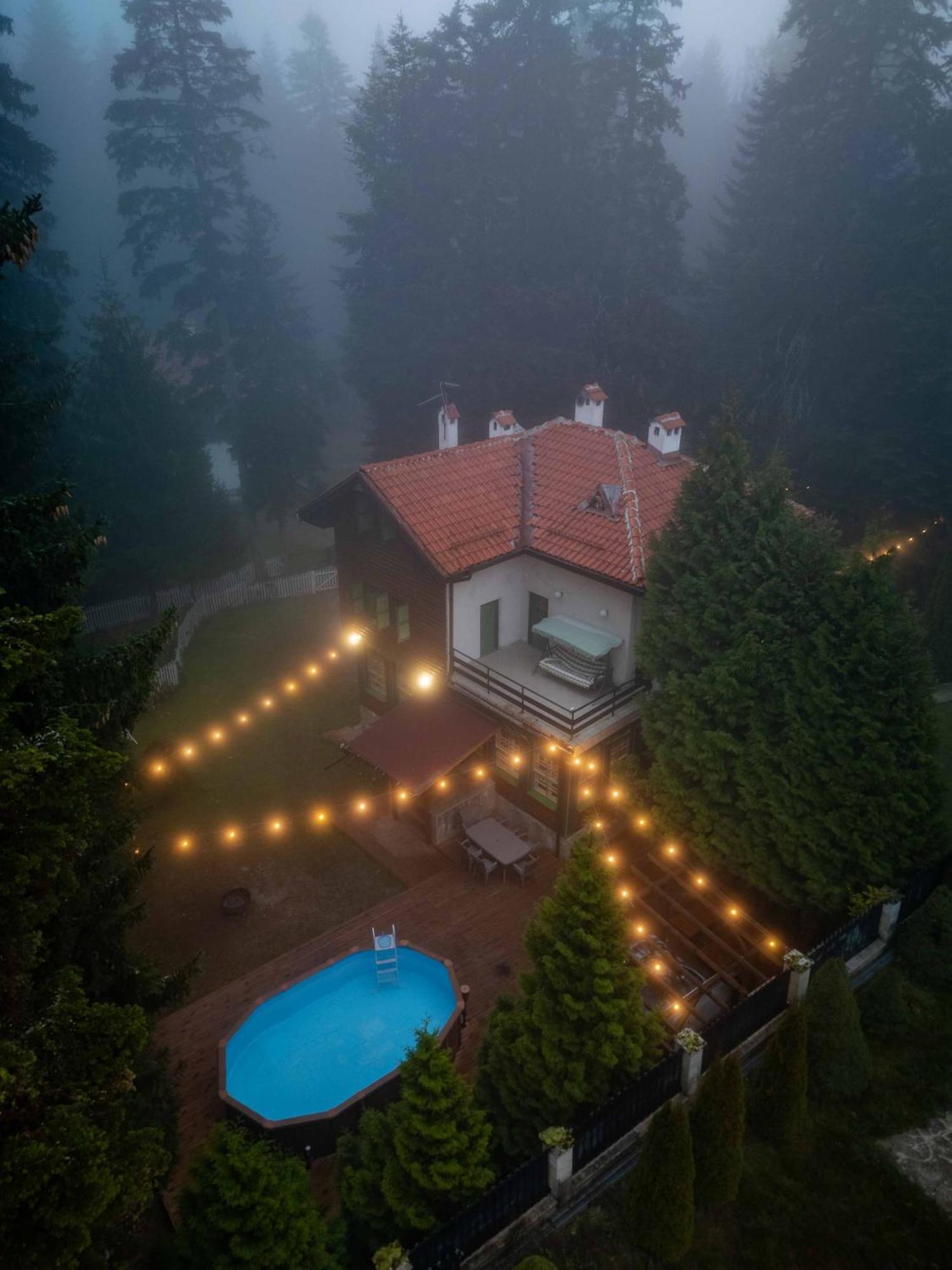 Villa Adis With Hot Pool & Jacuzzi By Bookvillabg بوروفتس المظهر الخارجي الصورة